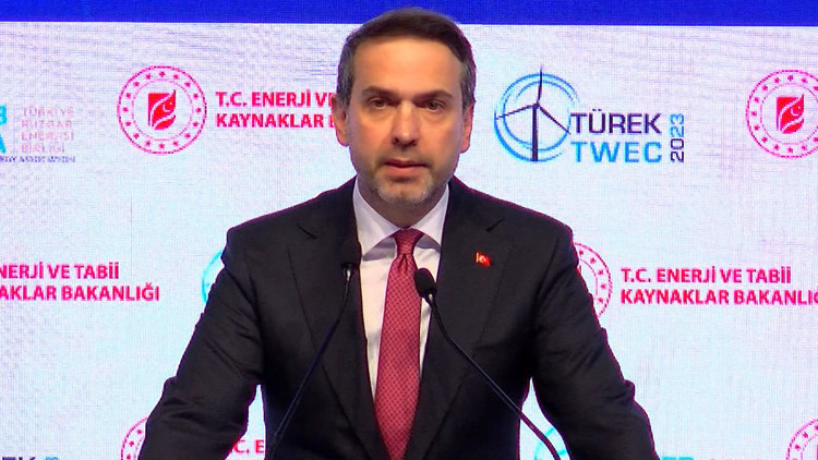 Bakan Bayraktar: Elektrik ihtiyacımızın yüzde 25ini rüzgardan karşılamayı hedefliyoruz