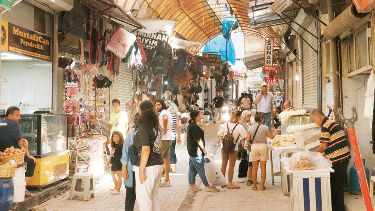 ‘Sosyal hayatta hâlâ eksiğiz’... Deprem bölgesinde günlük yaşamın durgunluğu geri dönüşleri etkiliyor