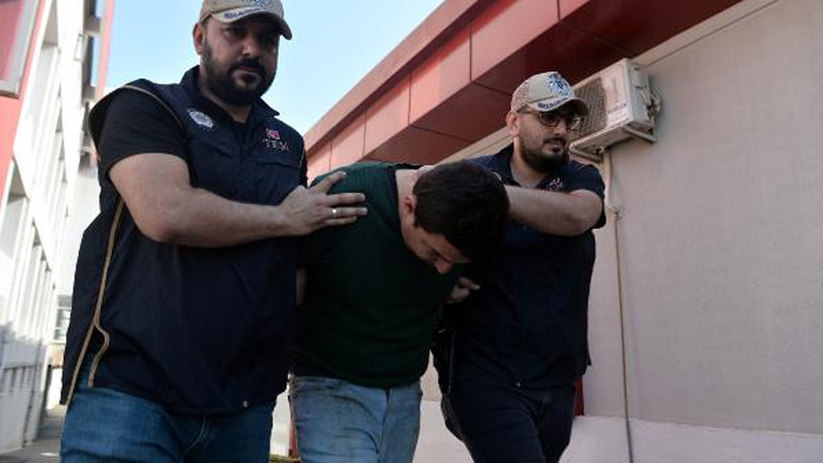 15 Temmuzda Atatürk Havalimanı’nda yol kapatmıştı: Darbeci uzman çavuş Adana’da yakalandı