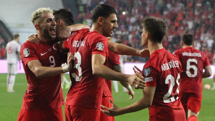 Galler ile Türkiye 9. randevuda Liderlik için Cardiffteyiz...