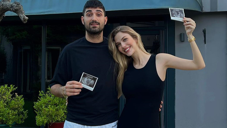 İdo Tatlıses ile Yasemin Şefkatlinin arayışı bitti... İkizlerin isimlerine karar verildi