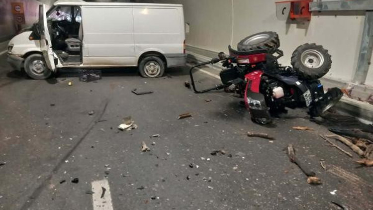 Çanakkale’de T3 tünelinde trafik kazası: 2 yaralı