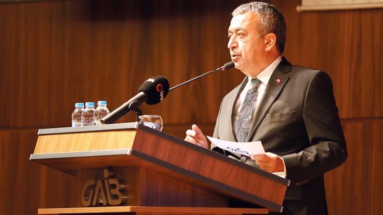 Güneydoğu Anadolu İhracatçı Birlikleri Başkanı Ahmet Fikret Kileci: Küçülerek düzlüğe çıkarız Güneydoğu Anadolu İhracatçı Birlikleri Başkanı Ahmet Fikret Kileci: Küçülerek düzlüğe çıkarız