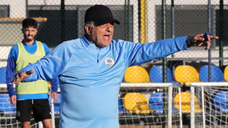 Menemen FK, Yılmaz Vuralla bir başka 3 maçta 7 puan...