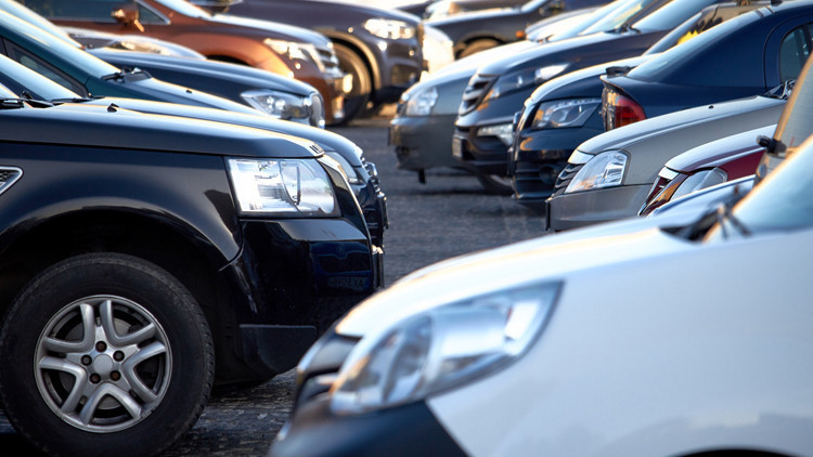 İkinci elde fiyatlar hızla düşüyor İşte 300-500 bin lira aralığında satılan otomobiller