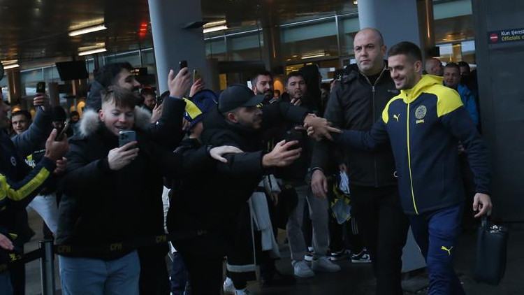 Fenerbahçeye Danimarkada coşkulu karşılama İşte kamp kadrosu