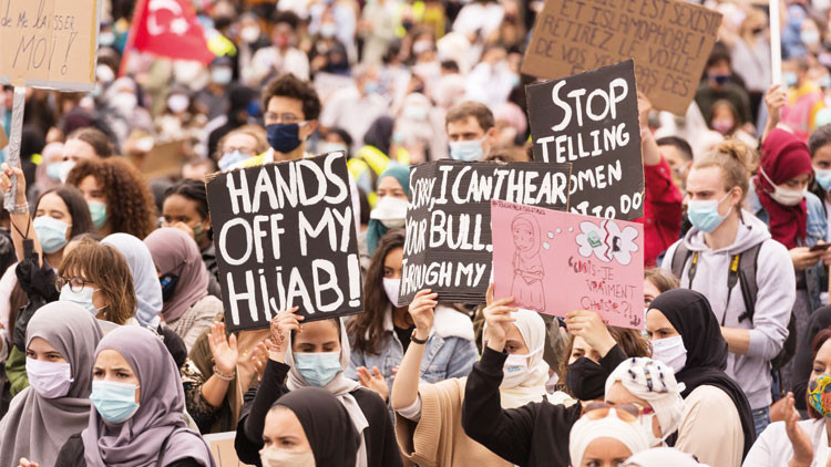 Avrupa Adalet Divanı’ndan skandal başörtüsü kararı Avrupa Adalet Divanı’ndan skandal başörtüsü kararı