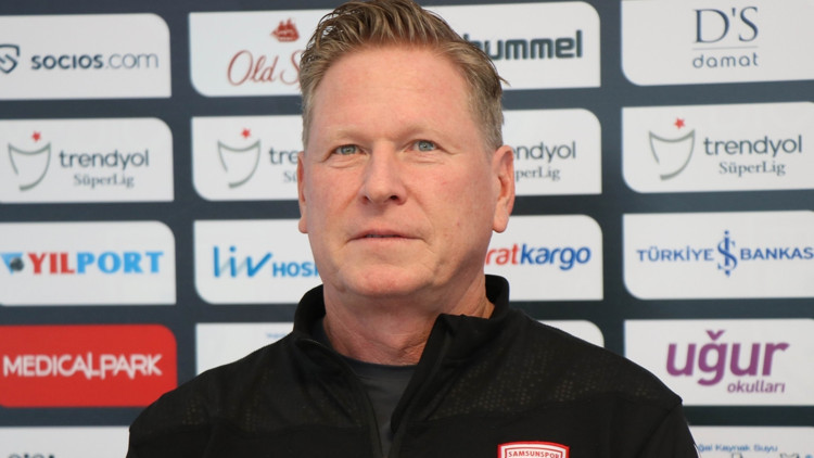 Samsunspor Teknik Direktörü Gisdol: Türkiyede maç oynanırken saha kenarında... Samsunspor Teknik Direktörü Gisdol: Türkiyede maç oynanırken saha kenarında...