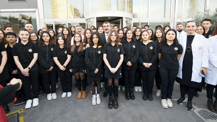 Bakan Tekin, Demirören MTALİ ziyaret etti: Mesleki eğitimi revize edeceğiz