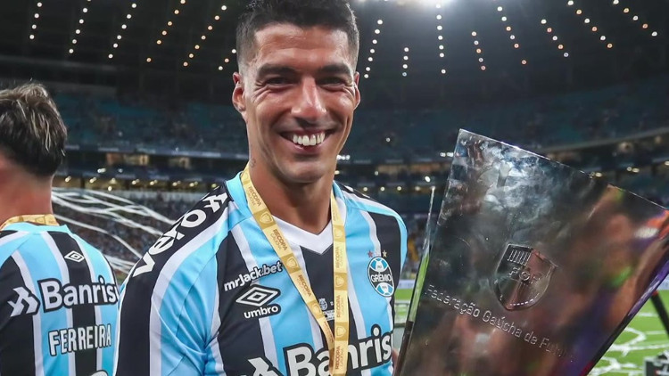 Luis Suarez, Gremio’ya veda etti 32 maçta 26 gol katkısı...