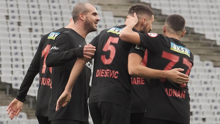 Fatih Karagümrük kupada zorlanmadı 4 gol...