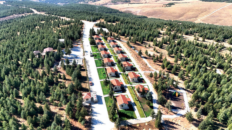 Bu kamp için tek bir çam kesilmedi: Futbolcular gibi aileleri de kampa çağırıyor Bu kamp için tek bir çam kesilmedi: Futbolcular gibi aileleri de kampa çağırıyor