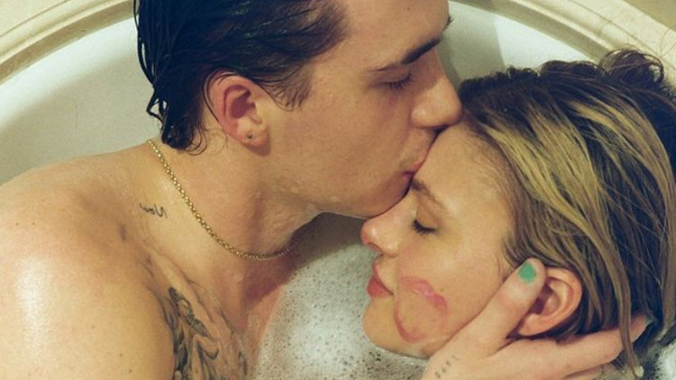 Onlar aşktan ölüyor ama...  Gelin değil bitmeyen kabus