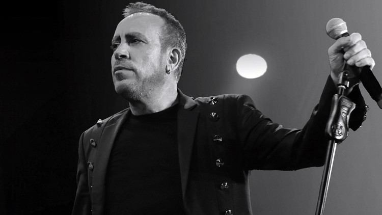 Haluk Levent Gazze için sahnede