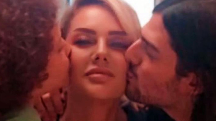 Büyük oğlum 25, küçük oğlum 11, ben 49...