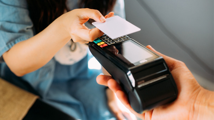 Banka ve kredi kartıyla harcamalar 5 ayın dibinde İşte en çok harcama yapılan alanlar