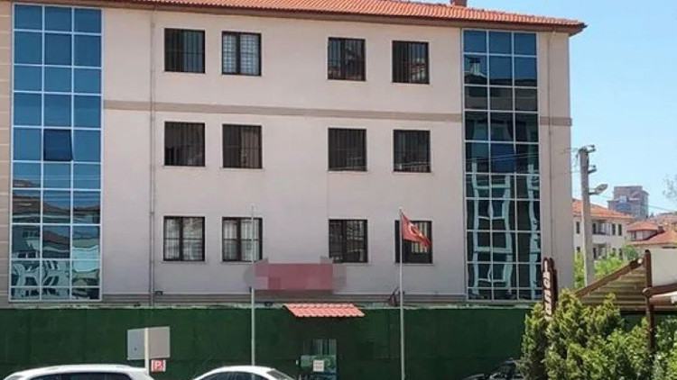 Yatalak hasta tazyikli su ile öldürüldü iddiasında 12 hasta bakıcı yargılanıyor Tanık: Kameraların olmadığı bölümlerde yaşanıyordu