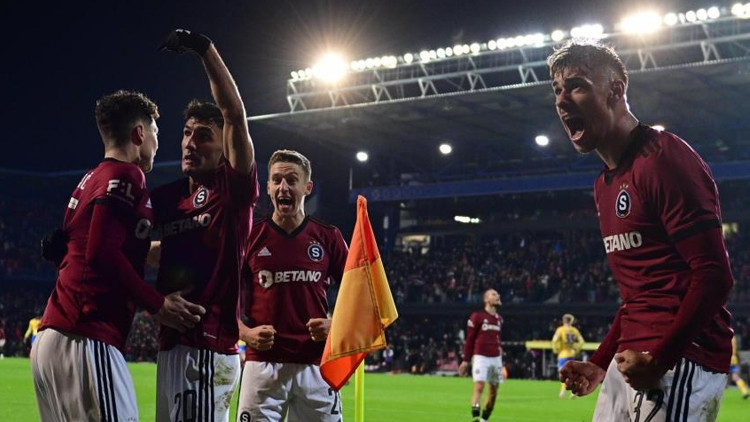 Galatasarayın Avrupa Ligindeki rakibi Sparta Pragı tanıyalım En dikkat çeken oyuncuları, ligdeki durumu ve Semih Kaya detayı...