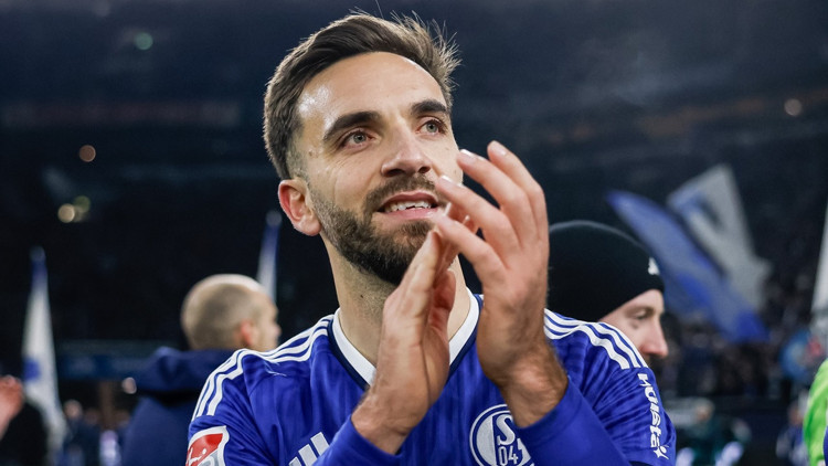 Schalke 04’ü Kenan Karaman sırtlıyor Takımın en golcüsü...