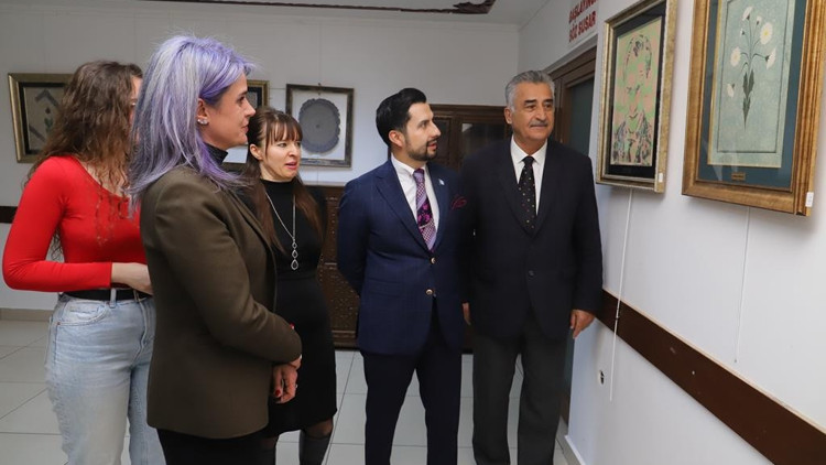 Üç sanatı buluşturan sergi Üç sanatı buluşturan sergi