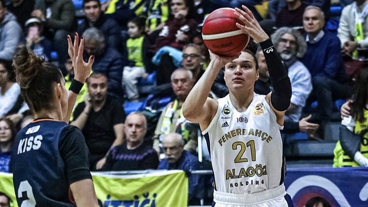 Fenerbahçeden Çukurovaya 22 sayı fark