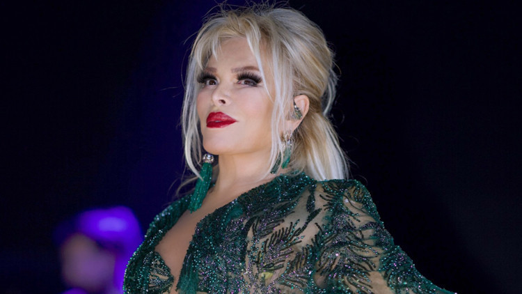 Ajda Pekkan: Çocukların ölmediği bir yıl diliyorum