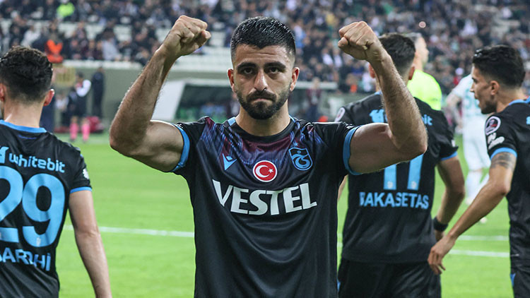 Trabzonsporda kayıp aranıyor: Umut Bozok Bordo - mavililerde ayrılık yakın... Trabzonsporda kayıp aranıyor: Umut Bozok Bordo - mavililerde ayrılık yakın...