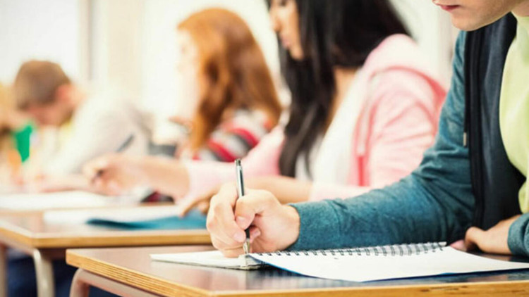 Üniversiteler tatil mi oldu Bugün üniversitelerde ders var mı Çanakkale için son dakika açıklama