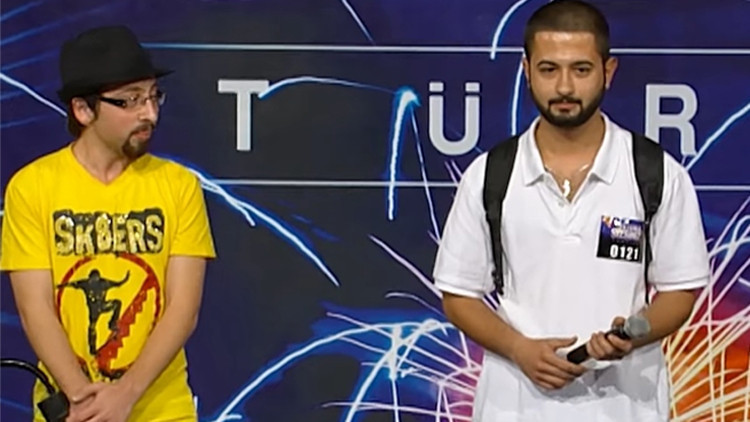 O da şansını yetenek yarışmasında denemiş... Şimdi konserden konsere koşuyor