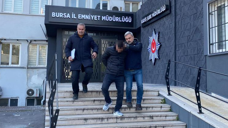 Patronun oğlu, evine bırakılmasını isteyen işçiyi bıçaklayarak öldürdü Patronun oğlu, evine bırakılmasını isteyen işçiyi bıçaklayarak öldürdü