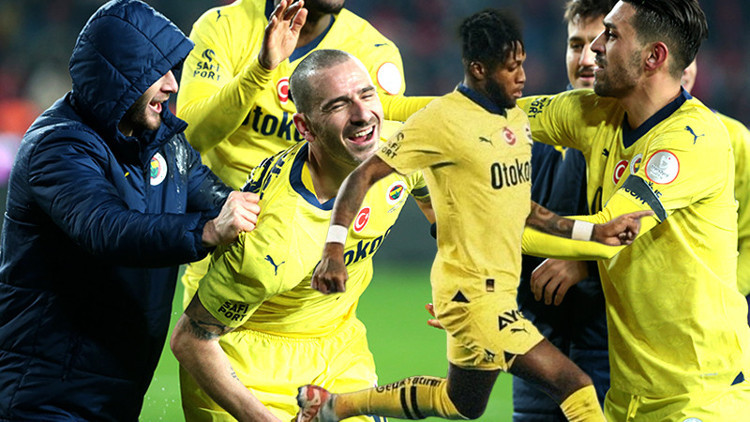 Spor yazarları Gaziantep FK - Fenerbahçe maçını değerlendirdi: Ben hayatımda böyle bir şey görmedim Spor yazarları Gaziantep FK - Fenerbahçe maçını değerlendirdi: Ben hayatımda böyle bir şey görmedim