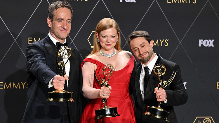 75. Emmy Ödülleri sahiplerini buldu: Geceye Succession damga vurdu 75. Emmy Ödülleri sahiplerini buldu: Geceye Succession damga vurdu
