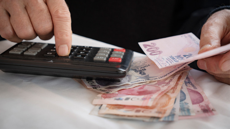 Son dakika... En düşük emekli maaşı alanlar dikkat Kök maaş zammı hesaplaması değişti İşte yeni kök maaşlar