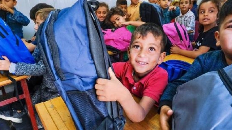 Erzurumlu iş insanından depremzede öğrencilere yardım Erzurumlu iş insanından depremzede öğrencilere yardım