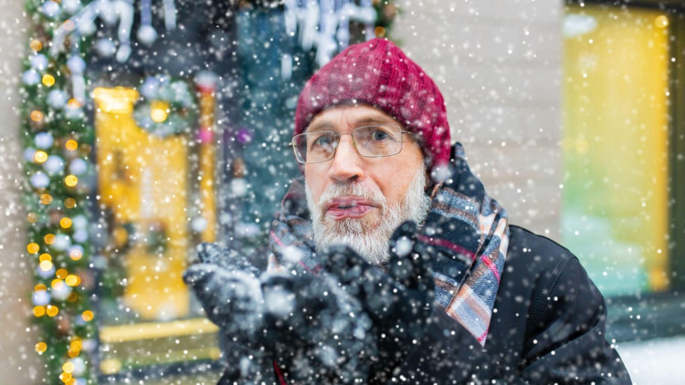 “Evladım göğsünü üşütme, önünü kapat” diyen büyüklerimiz haklı çıktı... Soğuk havalar kalbin iş yükünü artırıyor Kış aylarında şah damarı daralması ve tıkanıklığına dikkat