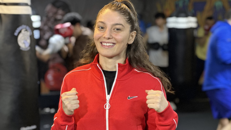 Türk boksör Seren Ay Çetin, dünyanın 1 numarası olma yolunda 1 yıldır bu maç düşünüyorum