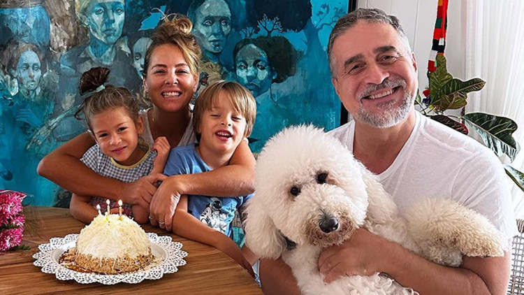 Ünlü çift İstanbulu terk edip Urlaya yerleşmişti... Artık yediklerimden keyif alıyorum