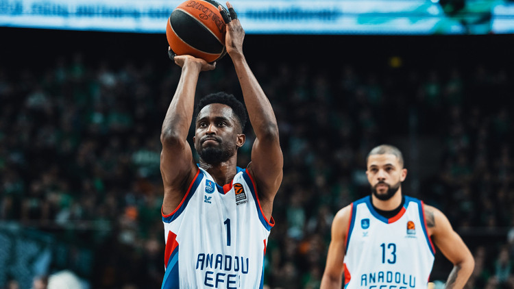 Anadolu Efes farklı kaybetti