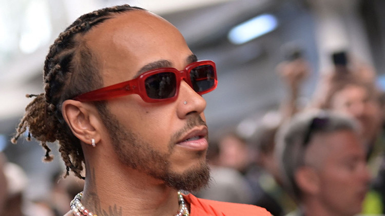 Lewis Hamilton gelecek sezondan itibaren Ferraride yarışacak Lewis Hamilton gelecek sezondan itibaren Ferraride yarışacak