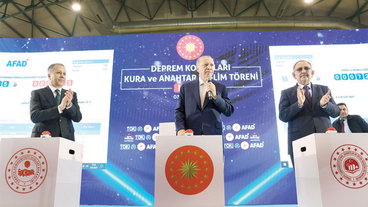 Deprem konutları sahiplerini buluyor: Bu yıl 200 bin konut teslim Deprem konutları sahiplerini buluyor: Bu yıl 200 bin konut teslim