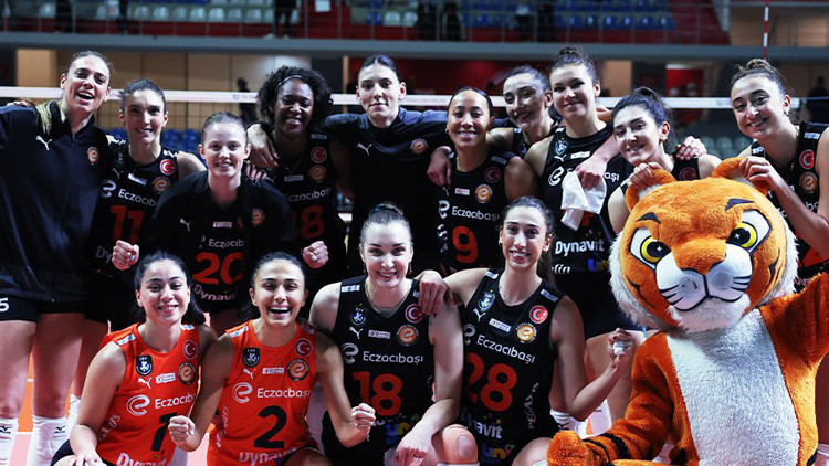 Eczacıbaşı Dynavit, çeyrek final biletini aldı