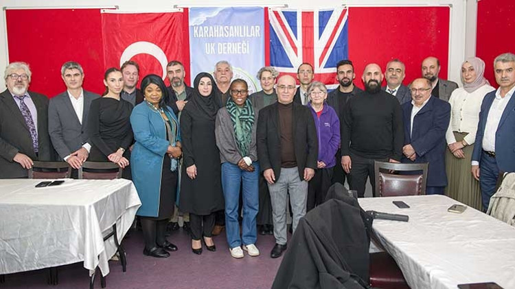 Deprem kurbanları Londra’da anıldı