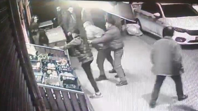 Bayrampaşada yol verme kavgasında öldürülmüştü Korkunç olayın görüntüleri ortaya çıktı