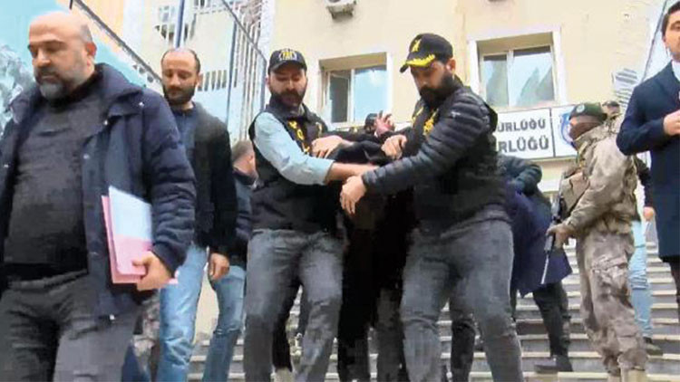 Son dakika: AK Parti adayı Yeniay saldırgandan şikayetçi oldu... 3 şüpheli tutuklandı