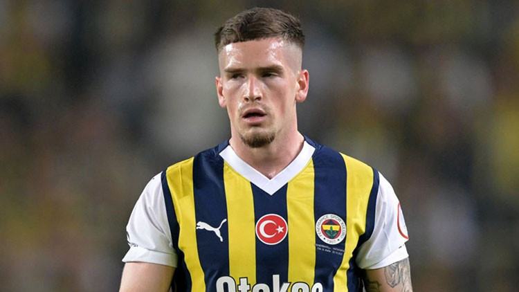 Fenerbahçede Lazioya gitmeyi reddeden Ryan Kente lisans çıkarılmadı Bir isim daha listede yer almadı... Fenerbahçede Lazioya gitmeyi reddeden Ryan Kente lisans çıkarılmadı Bir isim daha listede yer almadı...