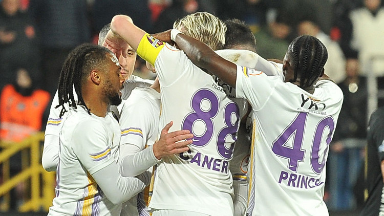 Lider Eyüpspor 3 golle kazandı