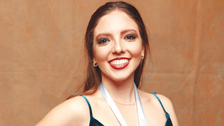 Esin Aydıngöz: Grammyi kazanmasam da rüya gibi bir gündü Esin Aydıngöz: Grammyi kazanmasam da rüya gibi bir gündü