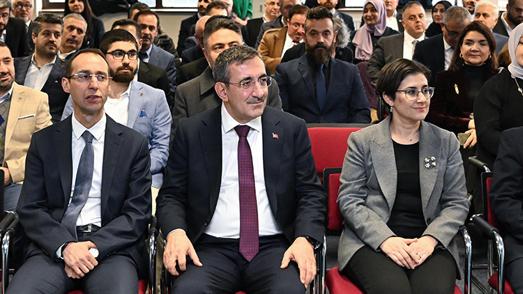 Cumhurbaşkanı Yardımcısı Yılmaz: Türk lirasını cazip hale getirecek bir politika izliyoruz Cumhurbaşkanı Yardımcısı Yılmaz: Türk lirasını cazip hale getirecek bir politika izliyoruz