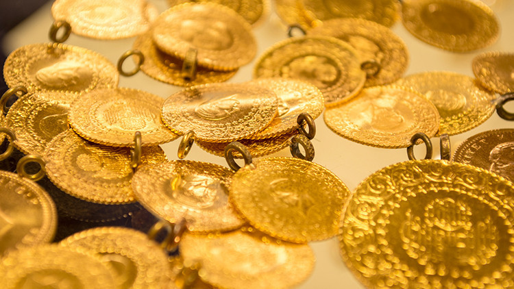 Altın rekor kırdı: Uzmanlar yorumladı... ABDden gelen veriler sonrası piyasa hareketlendi