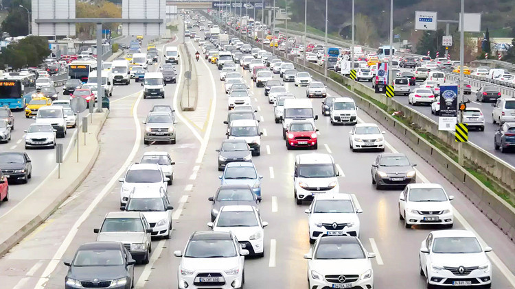 Trafik sigortasında zarar büyüyor primler yetmiyor... Sigortacılar trafikte serbest piyasa istiyor